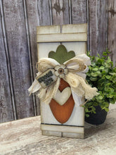 Load image into Gallery viewer, DIY pallet carrot sign