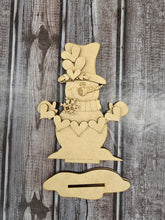 Load image into Gallery viewer, DIY KIT!  Snowman with heart garland

