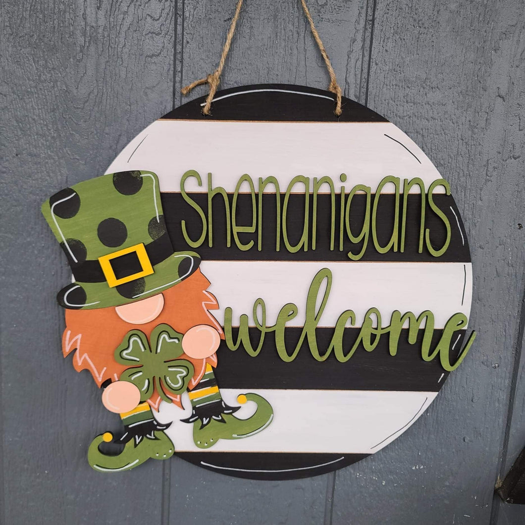 Shenanigans welcome doorhanger kit without supplies