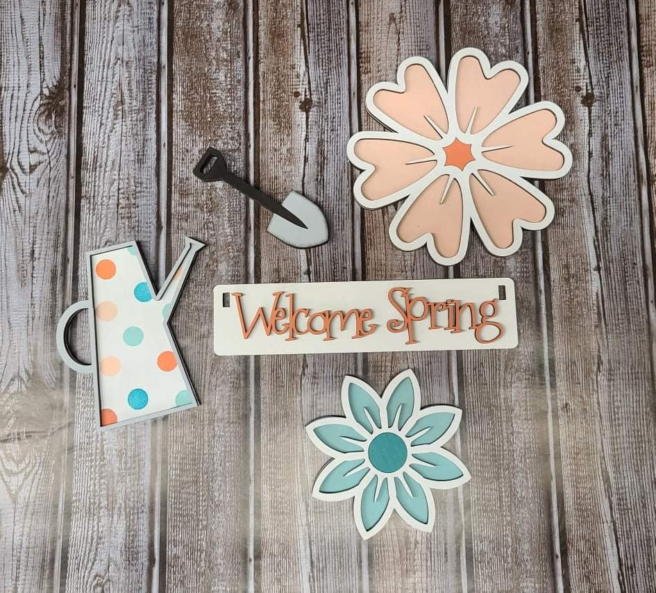 Spring interchangeable wagon insert