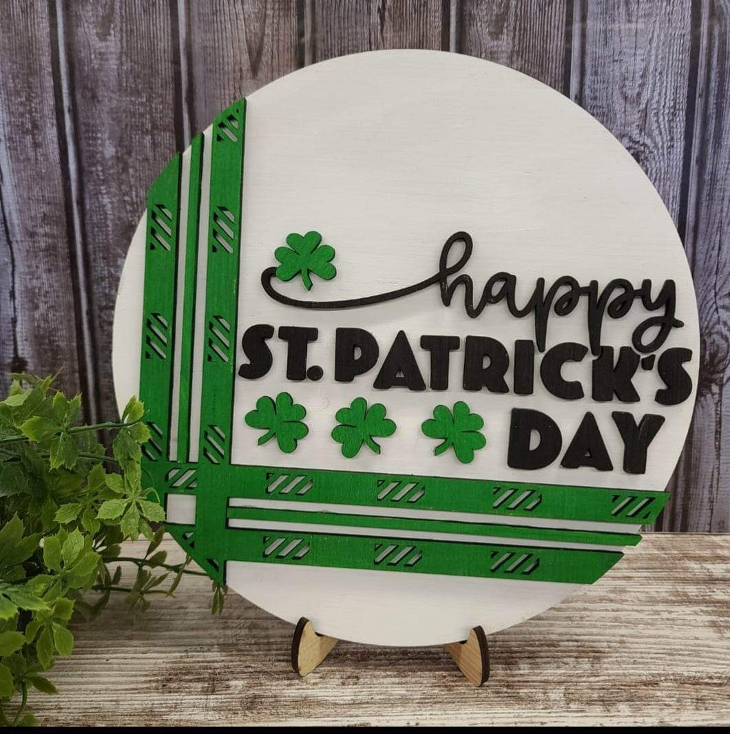 Happy St. Patrick’s Day table decor